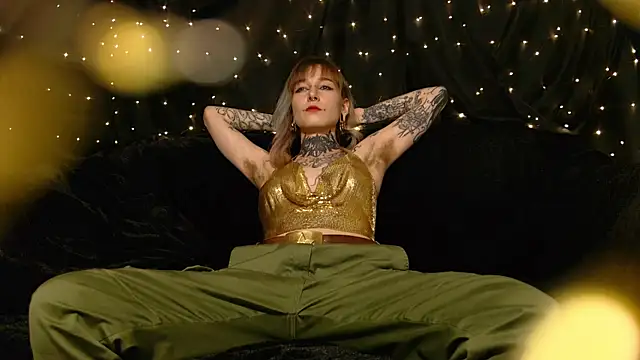 Snapshot of Littlespacemouse chatting on October 27, 5:50 pm Littlespacemouse online show from October 27, 5:50 pm