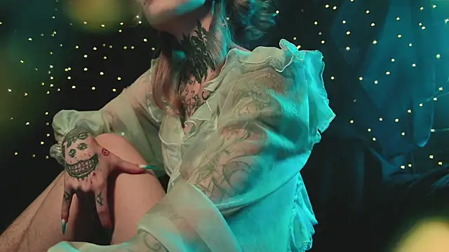 Snapshot of Littlespacemouse chatting on October 29, 5:31 am Littlespacemouse online show from October 29, 5:31 am