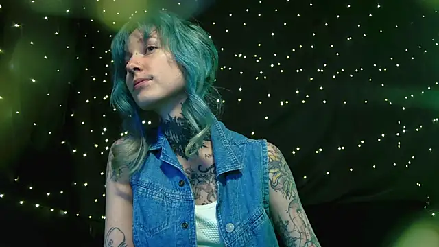 Snapshot of Littlespacemouse chatting on December 1, 6:13 pm Littlespacemouse online show from December 1, 6:13 pm