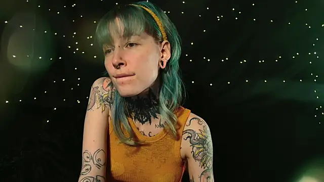 Snapshot of Littlespacemouse chatting on December 4, 11:52 am Littlespacemouse online show from December 4, 11:52 am