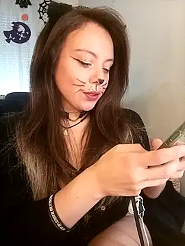 Snapshot of Kimiechanuwu chatting on October 21, 4:30 pm Kimiechanuwu online show from October 21, 4:30 pm