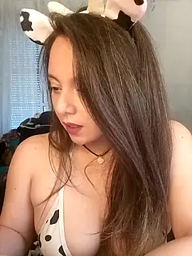 Snapshot of Kimiechanuwu chatting on October 22, 3:23 pm Kimiechanuwu online show from October 22, 3:23 pm