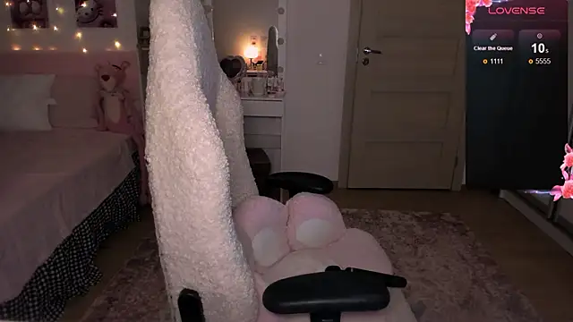 yourcutemouse online show from February 3, 7:08 pm