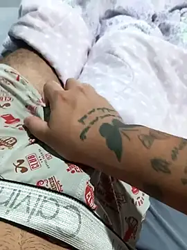 Snapshot of 19suhh chatting on March 7, 11:24 pm 19suhh online show from March 7, 11:24 pm