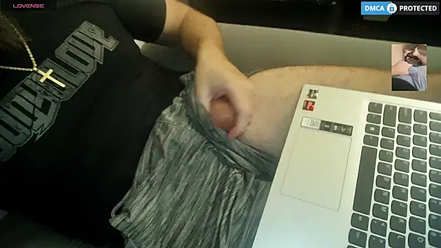 Snapshot of dikdowndaddy chatting on February 15, 11:39 am dikdowndaddy online show from February 15, 11:39 am