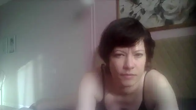 Snapshot of SunElizabeth chatting on June 23, 2:31 am SunElizabeth online show from June 23, 2:31 am