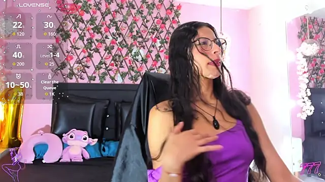 Snapshot of SamaraCortez chatting on May 14, 7:42 pm SamaraCortez online show from May 14, 7:42 pm