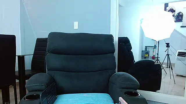 Snapshot of rousebonnett chatting on January 23, 4:15 pm rousebonnett online show from January 23, 4:15 pm