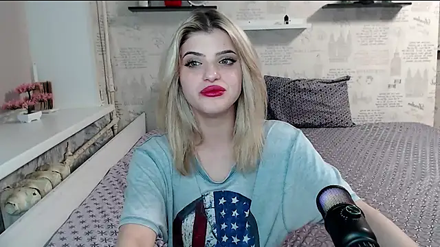 AleksandraFlores online show from April 14, 11:55 pm
