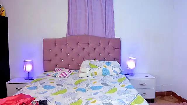 Latinabombsheell online show from February 25, 5:41 am