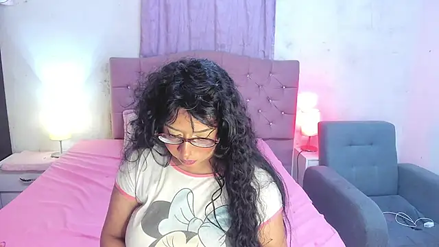 Latinabombsheell online show from June 11, 5:55 pm