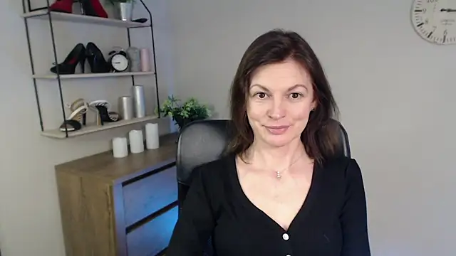 VivianWILD online show from February 12, 10:35 am