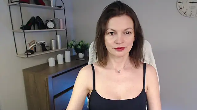 VivianWILD online show from February 14, 8:10 am