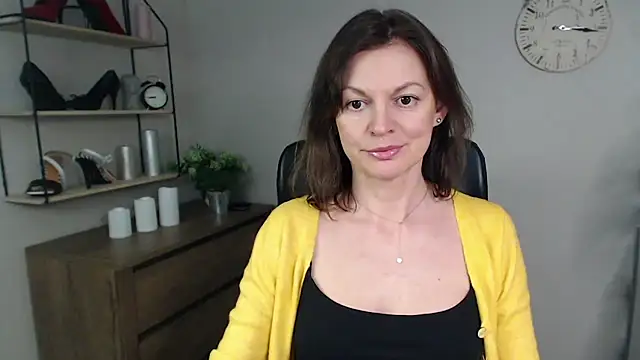 VivianWILD online show from February 27, 4:10 pm