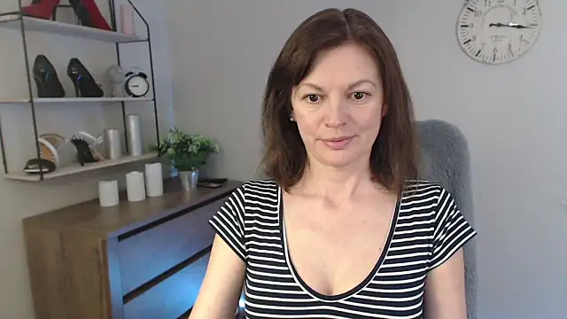 VivianWILD online show from March 7, 5:29 am