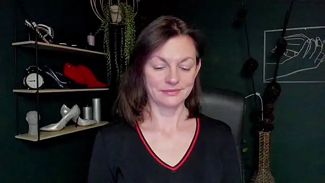 VivianWILD online show from March 17, 9:33 am