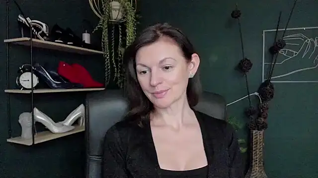 VivianWILD online show from March 18, 10:25 am