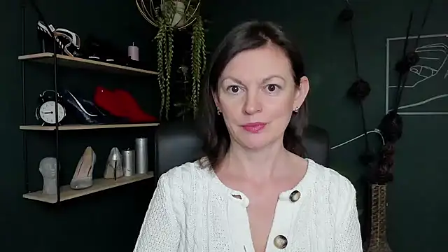 VivianWILD online show from March 21, 6:49 am