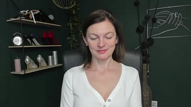 VivianWILD online show from October 14, 5:52 am