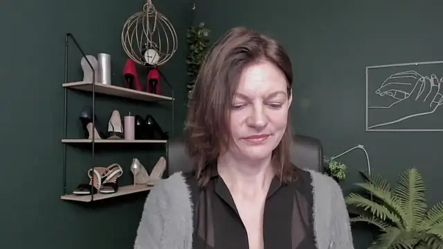 VivianWILD online show from November 28, 7:44 am