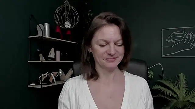 VivianWILD online show from December 4, 6:44 am