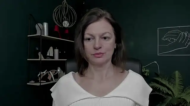 VivianWILD online show from December 5, 6:55 am