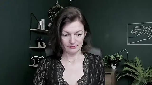 VivianWILD online show from April 27, 6:33 am