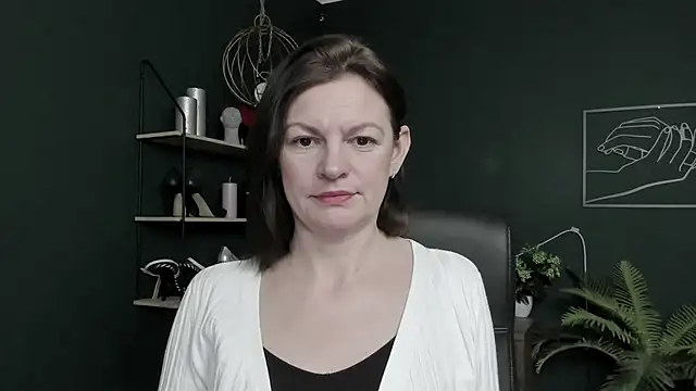 VivianWILD online show from April 28, 5:56 am