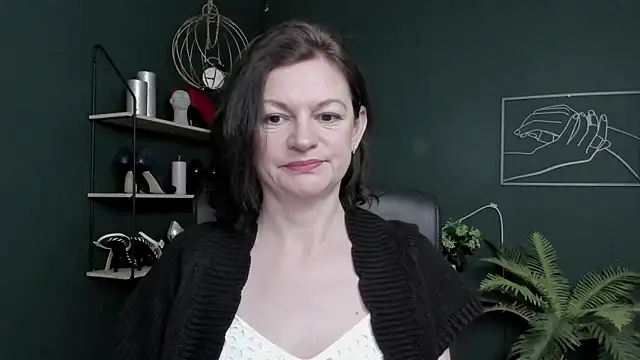 VivianWILD online show from May 15, 6:31 am