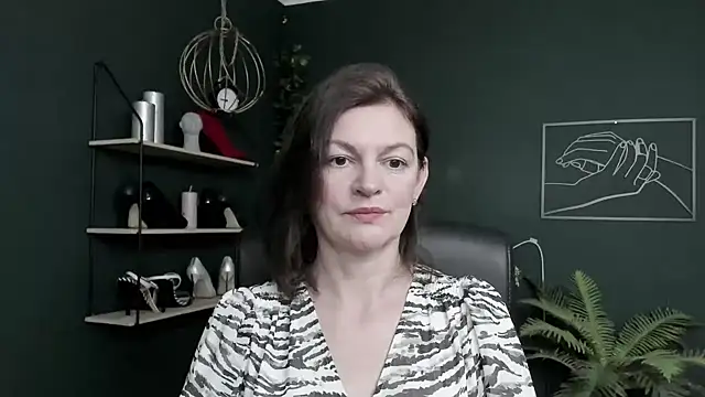 VivianWILD online show from June 16, 5:32 am