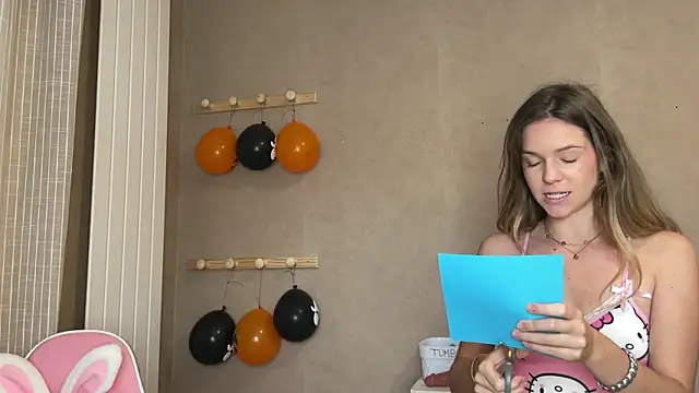 lucie mehott online show from October 19, 8:48 am