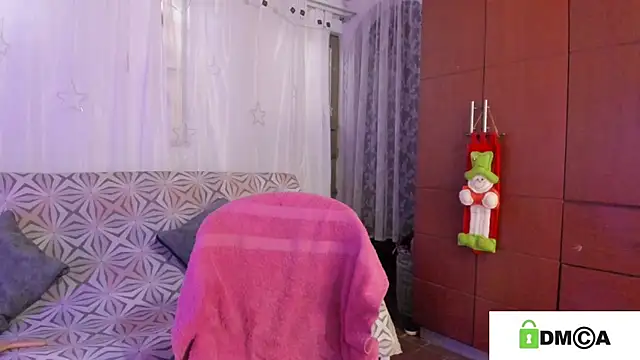 loreth J online show from December 19, 9:11 pm