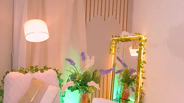 Snapshot of Miss_ash chatting on February 17, 11:42 pm Miss ash online show from February 17, 11:42 pm