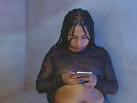 Giselabrunette25 online show from January 14, 4:29 pm