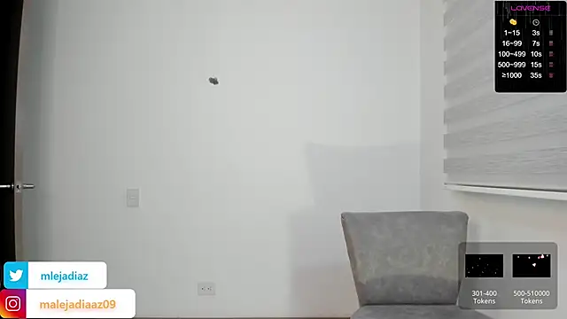 Snapshot of MalejaDiaz_ chatting on December 22, 12:27 pm MalejaDiaz online show from December 22, 12:27 pm