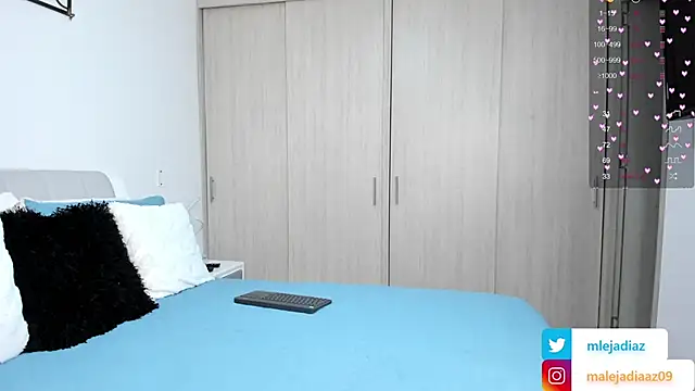 Snapshot of MalejaDiaz_ chatting on February 18, 12:37 am MalejaDiaz online show from February 18, 12:37 am