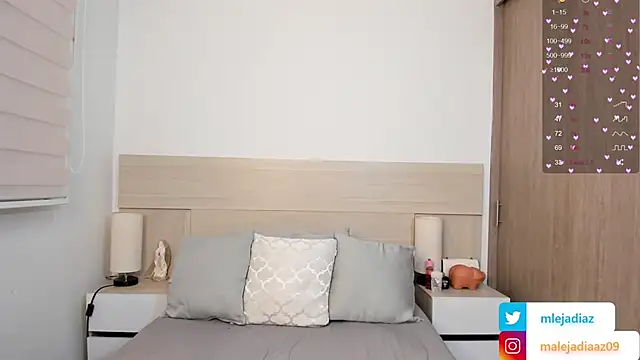 Snapshot of MalejaDiaz_ chatting on November 30, 12:42 pm MalejaDiaz online show from November 30, 12:42 pm