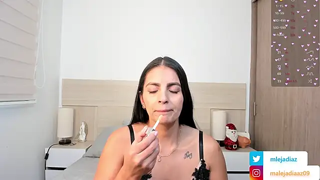 Snapshot of MalejaDiaz_ chatting on December 15, 6:34 pm MalejaDiaz online show from December 15, 6:34 pm