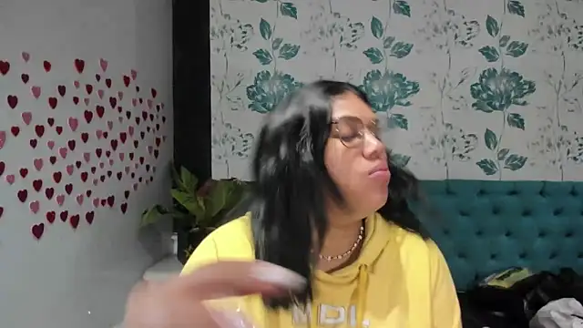 LindaBreeS online show from February 4, 1:27 pm