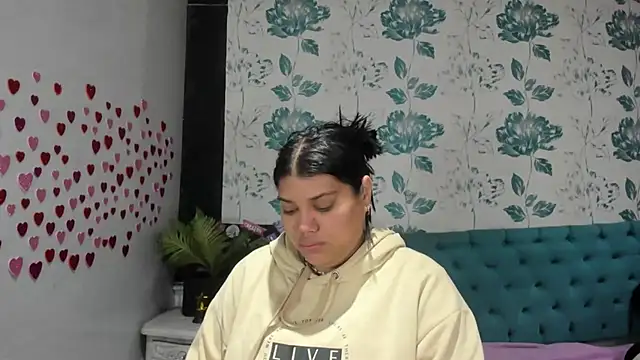 Snapshot of LindaBreeS chatting on February 16, 1:38 pm LindaBreeS online show from February 16, 1:38 pm