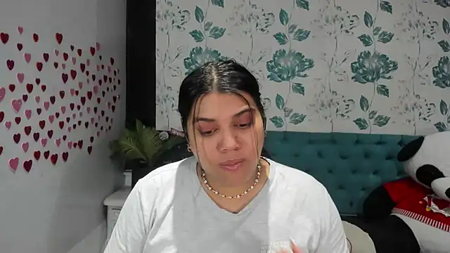 Snapshot of LindaBreeS chatting on February 20, 3:30 pm LindaBreeS online show from February 20, 3:30 pm