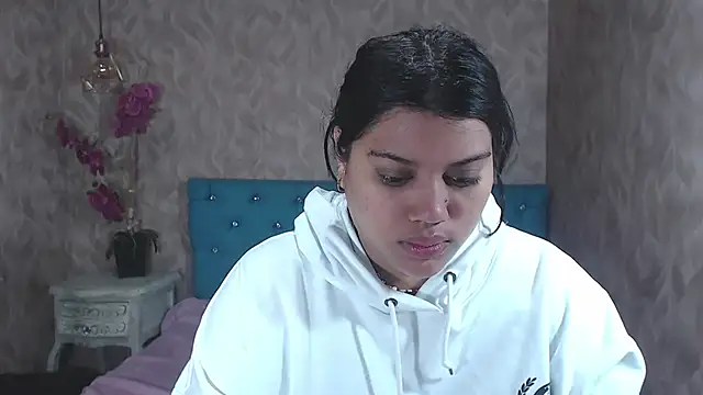 Snapshot of LindaBreeS chatting on February 21, 10:50 am LindaBreeS online show from February 21, 10:50 am