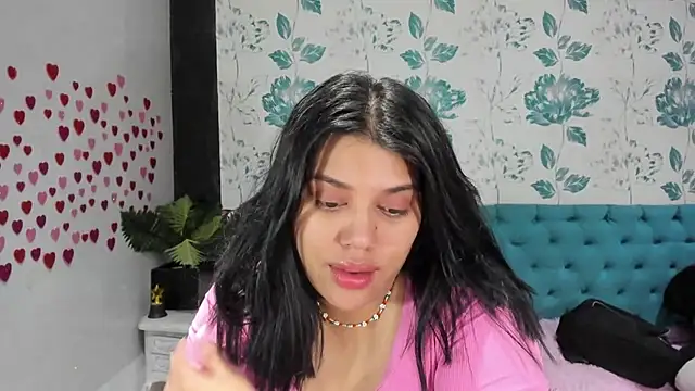 Snapshot of LindaBreeS chatting on February 24, 4:58 pm LindaBreeS online show from February 24, 4:58 pm