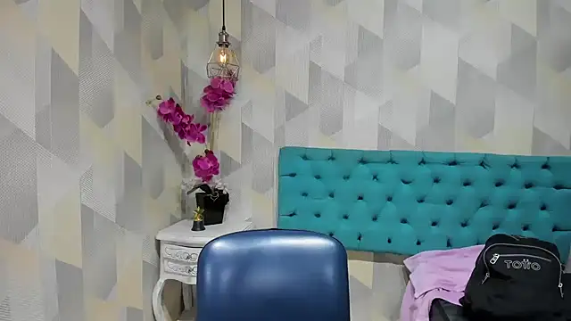 Snapshot of LindaBreeS chatting on October 1, 3:18 pm LindaBreeS online show from October 1, 3:18 pm