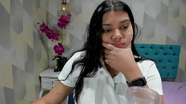 LindaBreeS online show from October 15, 2:39 pm