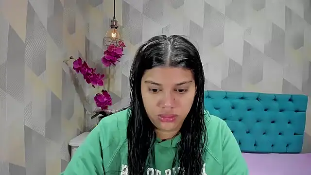 Snapshot of LindaBreeS chatting on October 18, 12:39 pm LindaBreeS online show from October 18, 12:39 pm