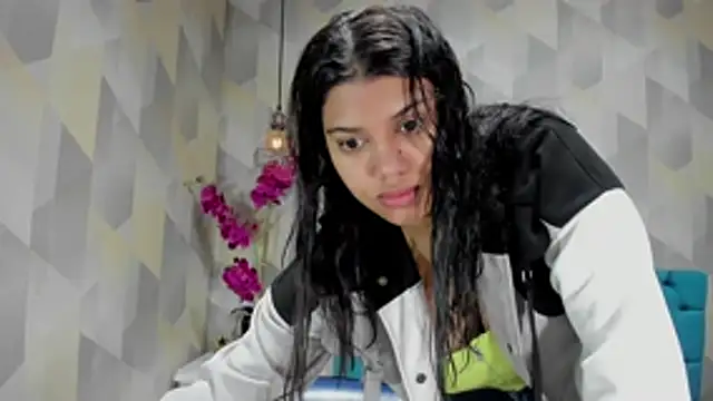 Snapshot of LindaBreeS chatting on November 1, 12:29 pm LindaBreeS online show from November 1, 12:29 pm