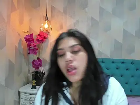 Snapshot of LindaBreeS chatting on November 15, 10:12 am LindaBreeS online show from November 15, 10:12 am