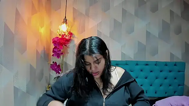 Snapshot of LindaBreeS chatting on February 1, 3:54 pm LindaBreeS online show from February 1, 3:54 pm