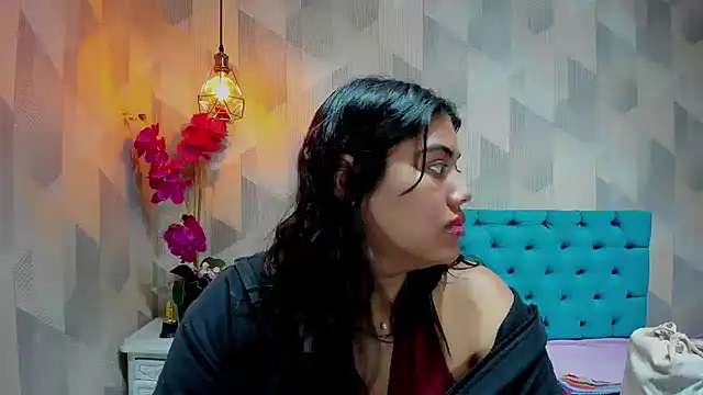 Snapshot of LindaBreeS chatting on March 21, 4:43 pm LindaBreeS online show from March 21, 4:43 pm